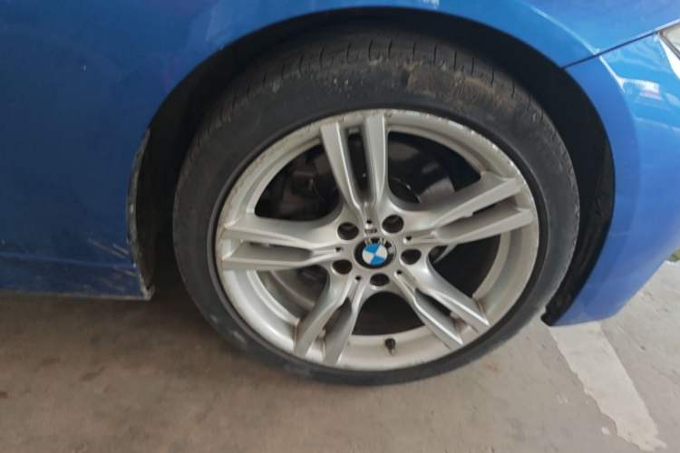 Used BMW 3 Series 2019 320i M Sport Package Right Front Wheel Hub