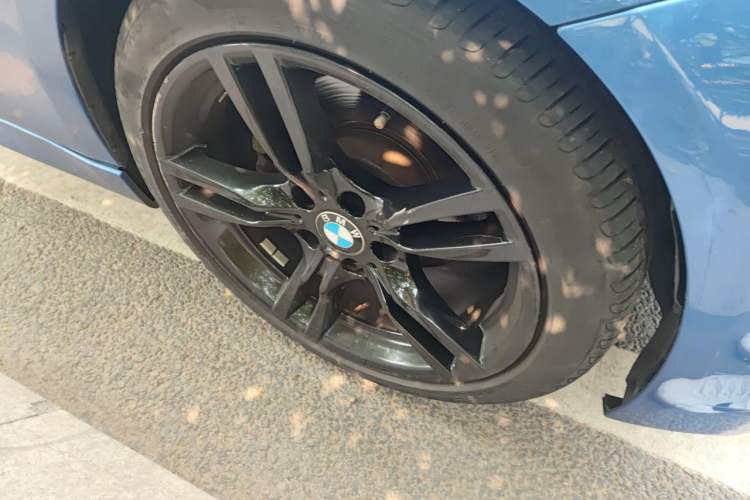 Used BMW 3 Series 2019 320i M Sport Night Edition Right Front Wheel Hub