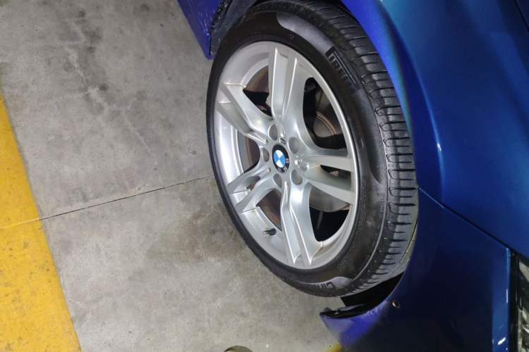 Used BMW 3 Series 2019 320i M Sport Package Right Front Wheel Hub