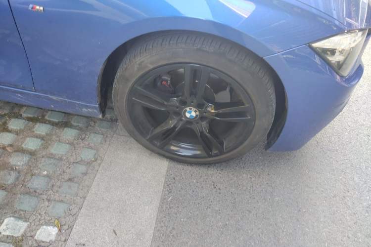 Used BMW 3 Series 2019 320i M Sport Night Edition Right Front Wheel Hub