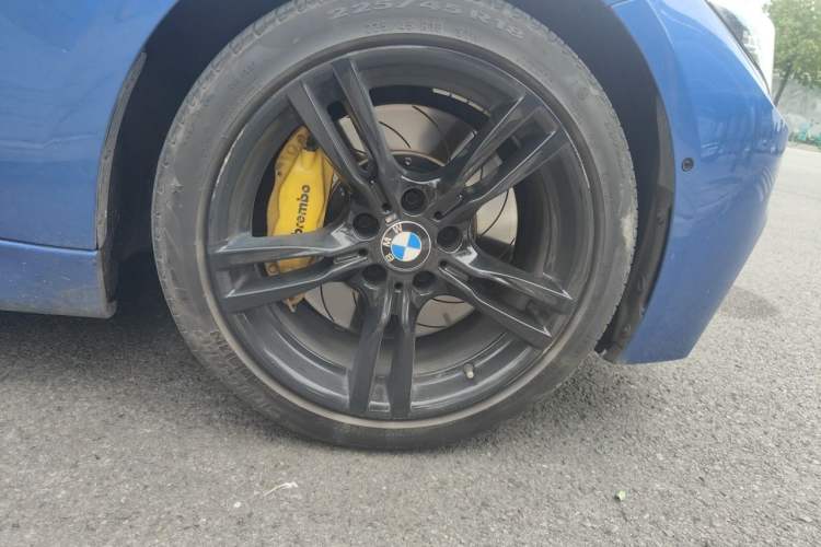 Used BMW 3 Series 2019 320i M Sport Night Edition Right Front Wheel Hub