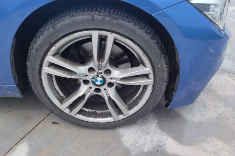 Used BMW 3 Series 2019 320i M Sport Package Right Front Wheel Hub