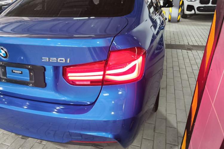 Used BMW 3 Series 2019 320i M Sport Package Right Rear Taillight