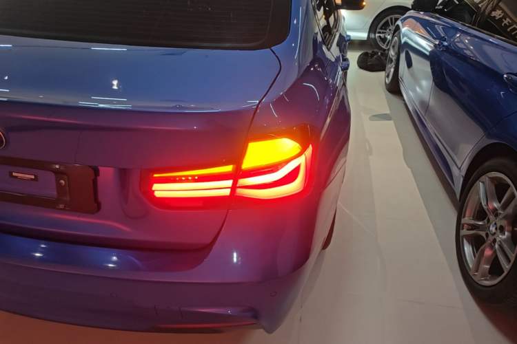 Used BMW 3 Series 2019 320i M Sport Night Edition Right Rear Taillight