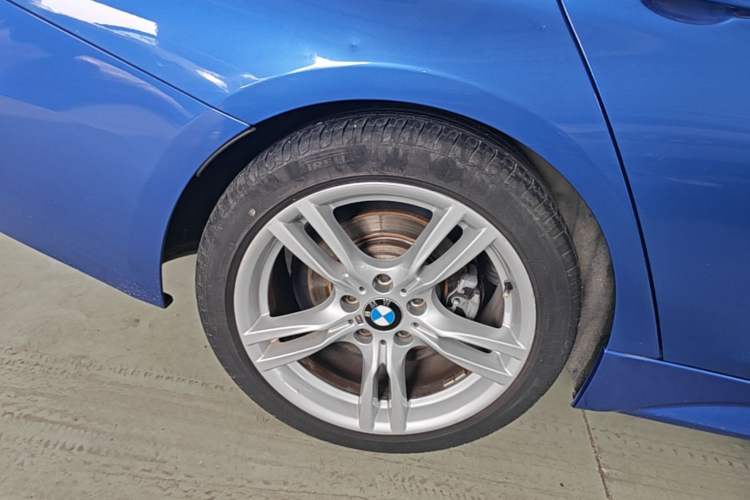 Used BMW 3 Series 2019 320i M Sport Package Right Rear Wheel Hub