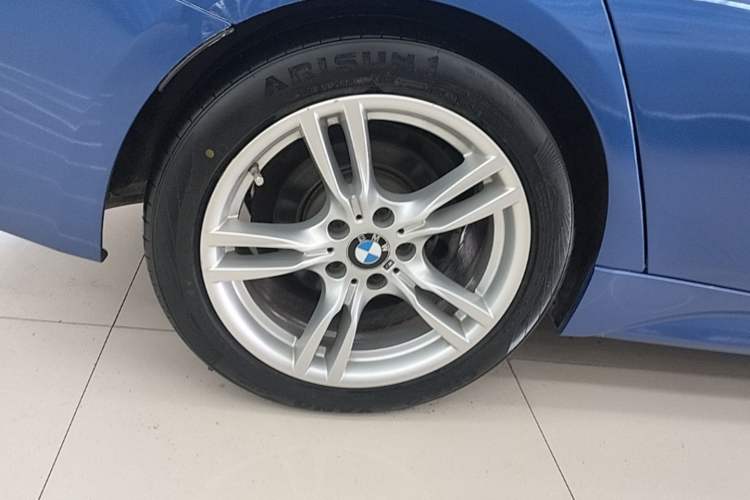 Used BMW 3 Series 2019 320i M Sport Package Right Rear Wheel Hub