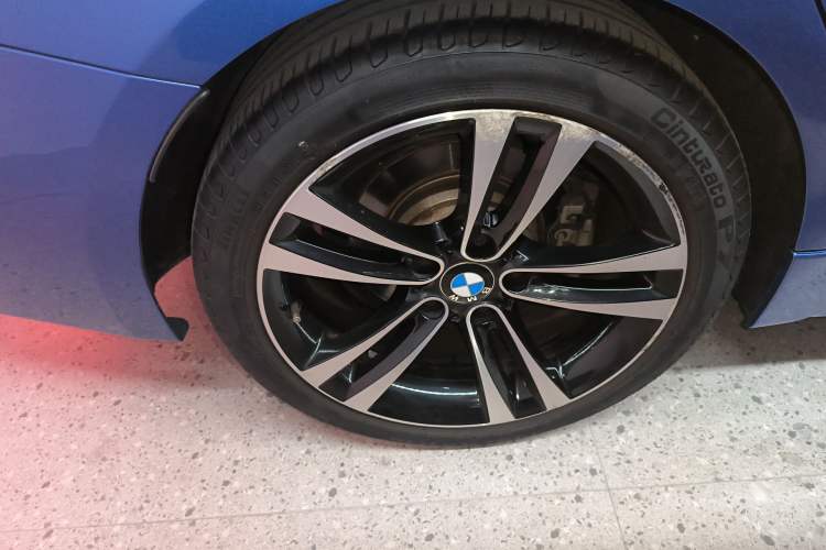 Used BMW 3 Series 2019 320Li M Luxury Package Right Rear Wheel Hub