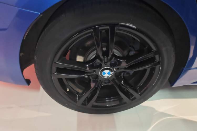 Used BMW 3 Series 2019 320i M Sport Night Edition Right Rear Wheel Hub
