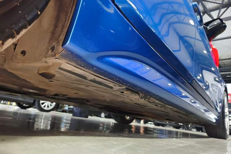 Used BMW 3 Series 2019 320i M Sport Package Right Side Sill