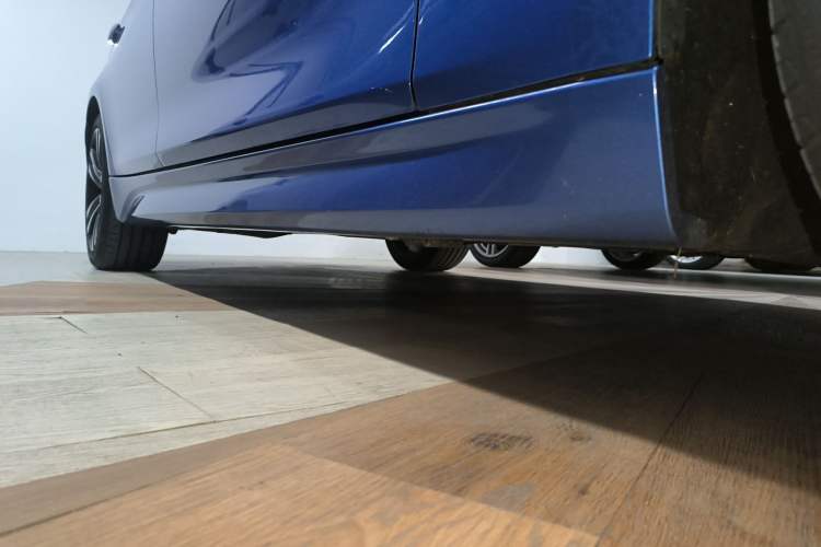 Used BMW 3 Series 2019 320Li M Luxury Package Right Side Sill