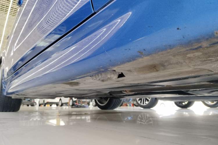 Used BMW 3 Series 2019 320i M Sport Package Right Side Sill