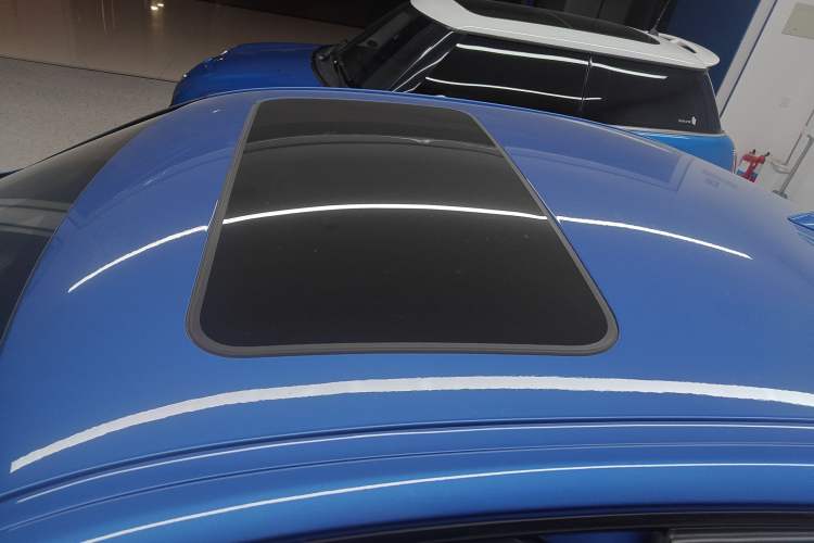 Used BMW 3 Series 2019 320i M Sport Package Roof