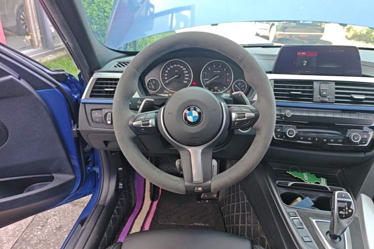 Used BMW 3 Series 2019 320i M Sport Package Steering Wheel