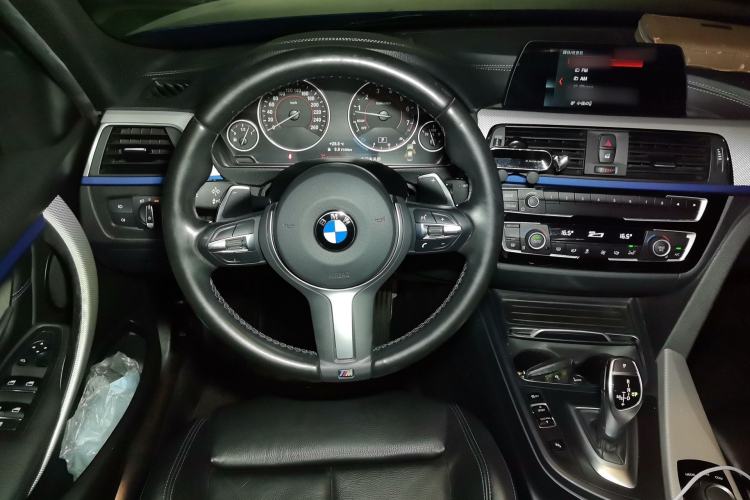 Used BMW 3 Series 2019 320i M Sport Package Steering Wheel