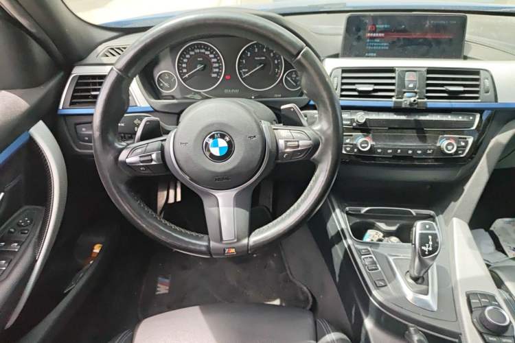 Used BMW 3 Series 2019 320i M Sport Package Steering Wheel