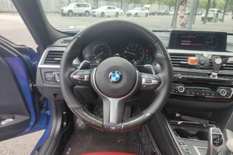 Used BMW 3 Series 2019 320i M Sport Night Edition Steering Wheel