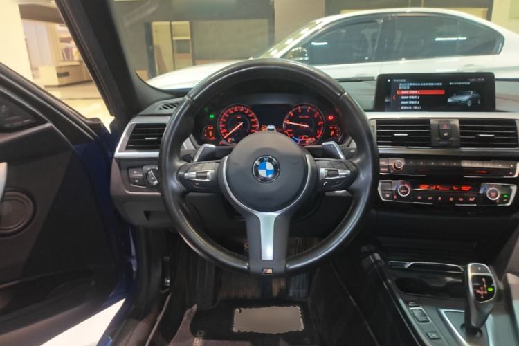 Used BMW 3 Series 2019 320i M Sport Night Edition Steering Wheel