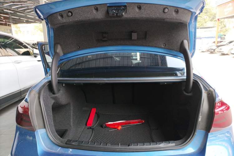 Used BMW 3 Series 2019 320i M Sport Package Trunk