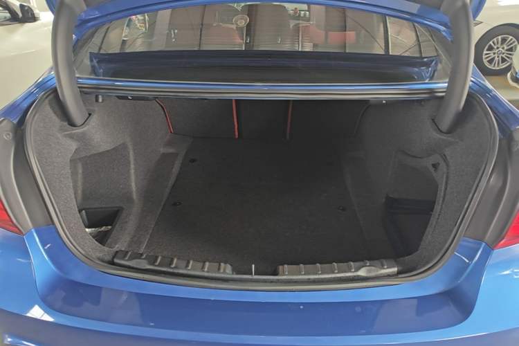 Used BMW 3 Series 2019 320i M Sport Package Trunk