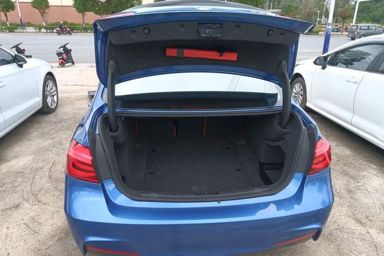 Used BMW 3 Series 2019 320i M Sport Package Trunk