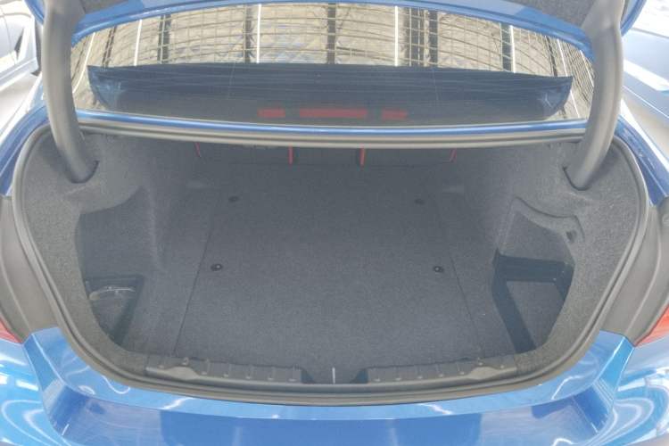 Used BMW 3 Series 2019 320i M Sport Package Trunk