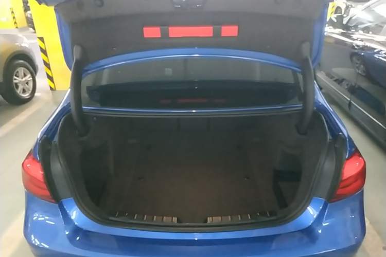 Used BMW 3 Series 2019 320Li M Sport Package Trunk