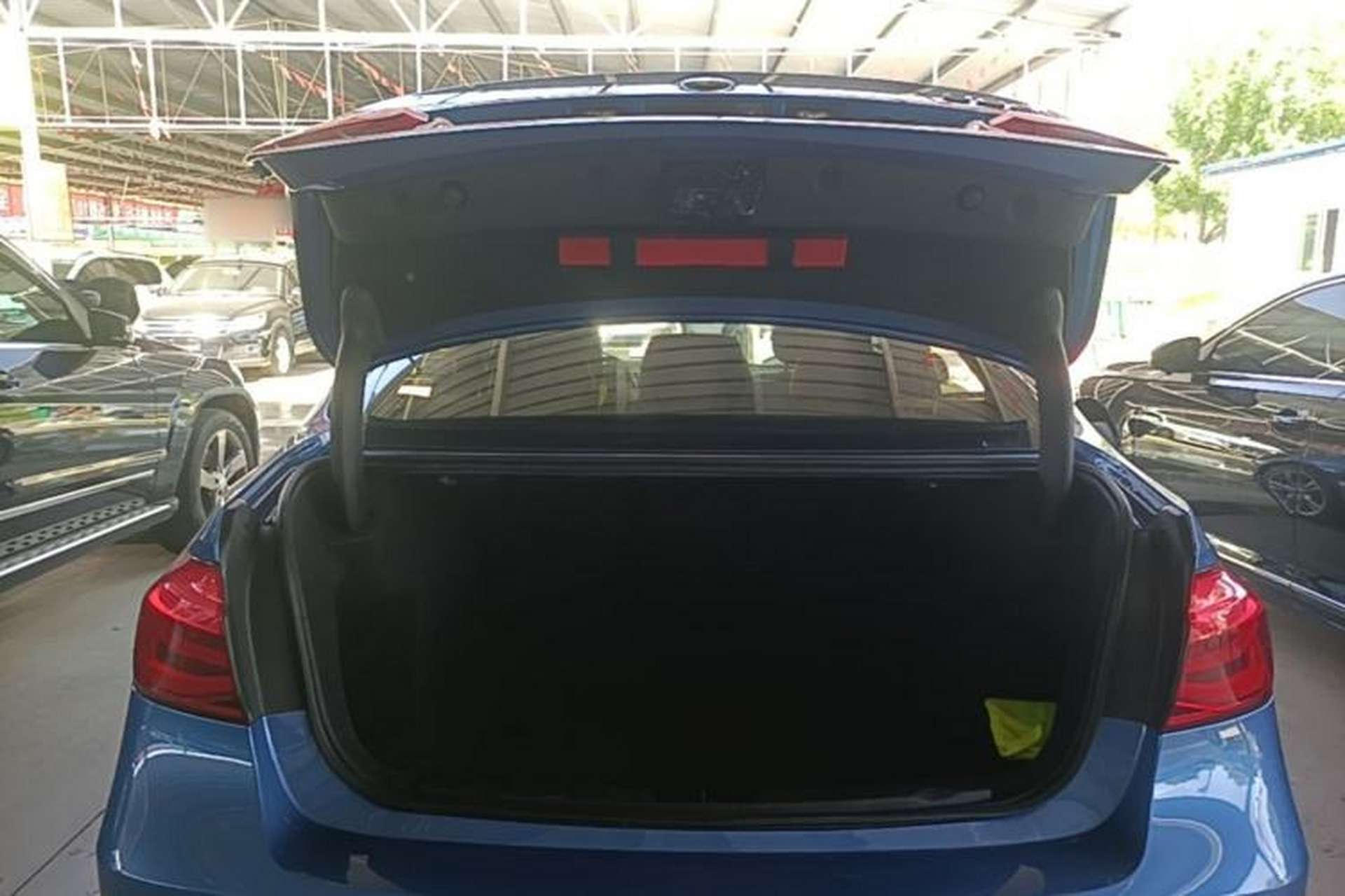 Used BMW 3 Series 2019 320i M Sport Package Trunk