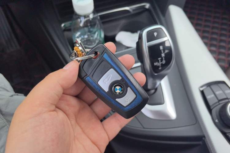 Used BMW 3 Series 2019 320i M Sport Package Vehicle Key