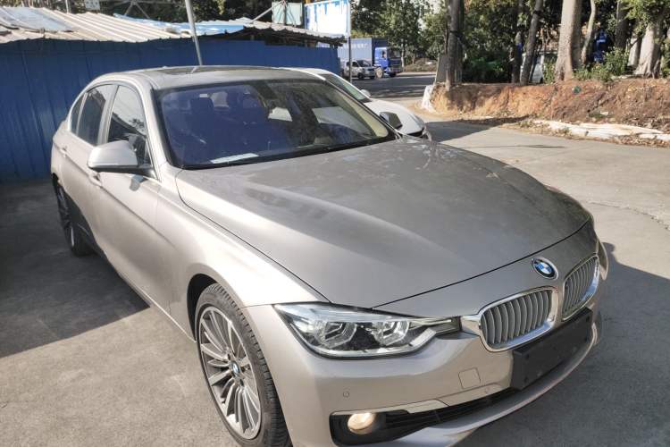Used BMW 3 Series 2019 320Li Fashion Model Front Right 45 Deg