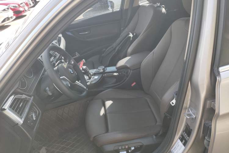 Used BMW 3 Series 2019 320Li Fashion Model Left Front Seat