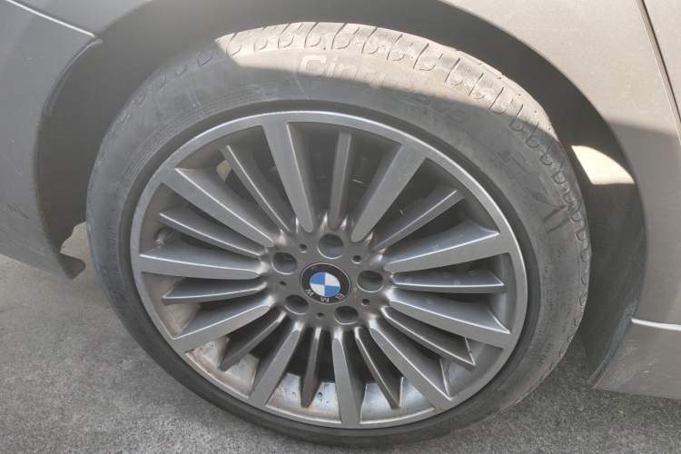 Used BMW 3 Series 2019 320Li Fashion Model Right Rear Wheel Hub