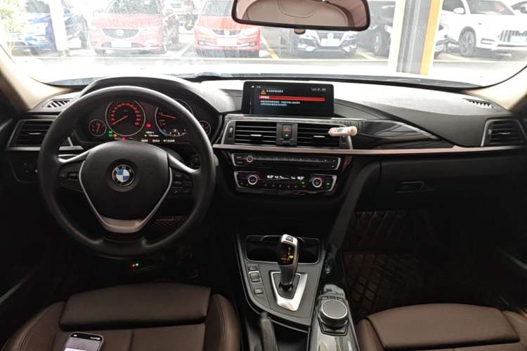 Used BMW 3 Series 2019 320Li Fashion Model Center Console