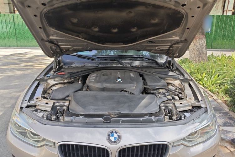 Used BMW 3 Series 2019 320Li Fashion Model Engine Bay