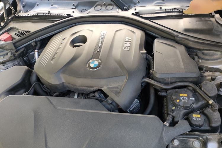 Used BMW 3 Series 2019 320Li Fashion Model Engine Bay