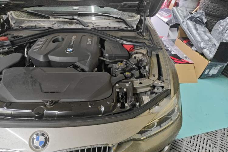 Used BMW 3 Series 2019 320Li Fashion Model Engine Bay Left