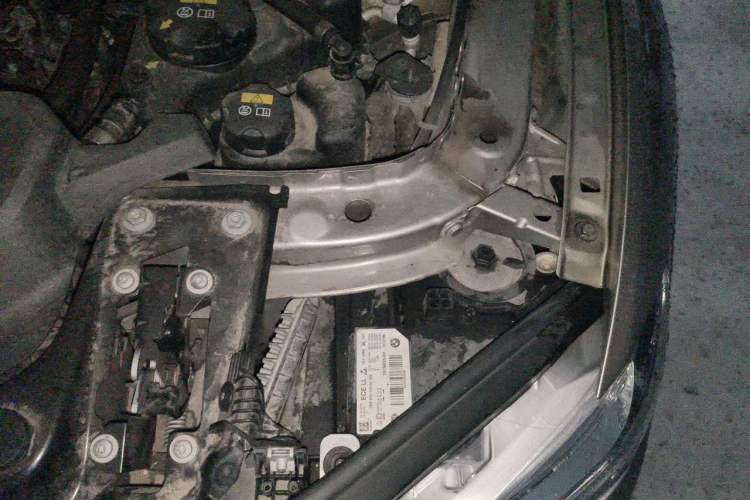 Used BMW 3 Series 2019 320Li Fashion Model Engine Bay Left