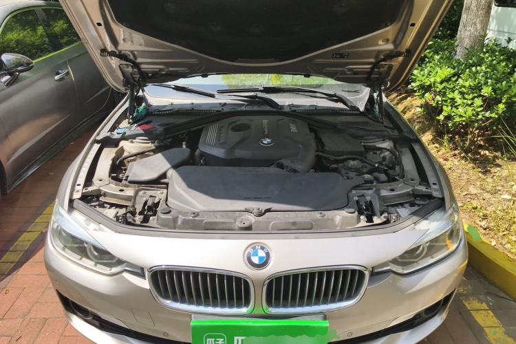 Used BMW 3 Series 2019 320Li Fashion Model Engine Bay