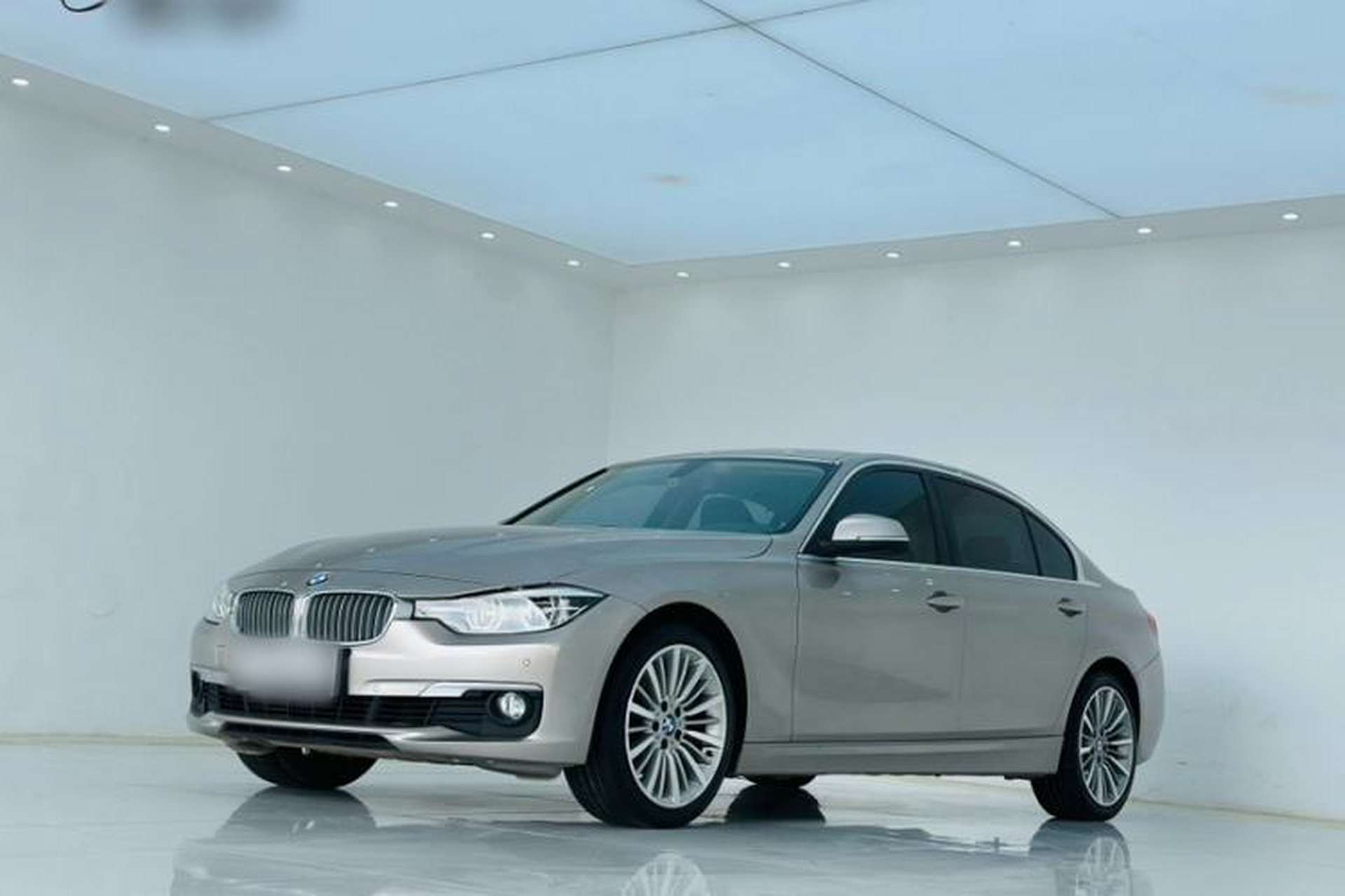 Used BMW 3 Series 2019 320Li Fashion Model Front Left 45 Deg