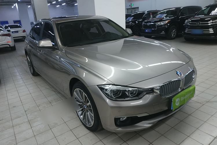 Used BMW 3 Series 2019 320Li xDrive Fashion Model Front Right 45 Deg