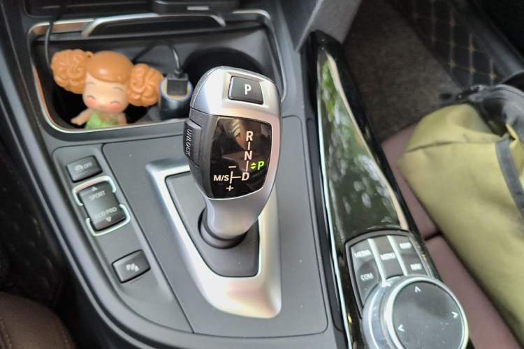 Used BMW 3 Series 2019 320Li Fashion Model Gear Lever