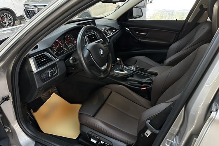 Used BMW 3 Series 2019 320Li Fashion Model Interior 3