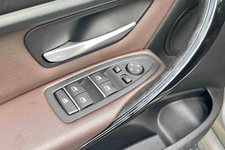 Used BMW 3 Series 2019 320Li Fashion Model Interior 4
