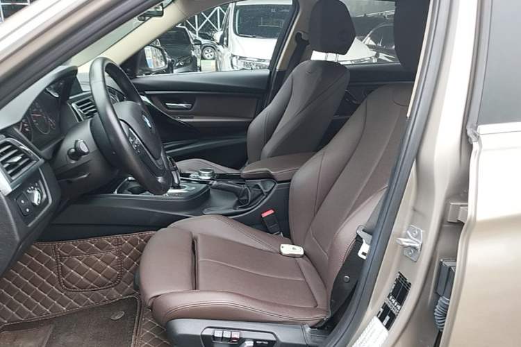 Used BMW 3 Series 2019 320Li Fashion Model Left Front Seat