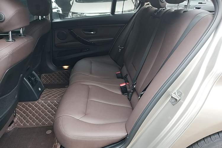 Used BMW 3 Series 2019 320Li Fashion Model Left Rear Seat
