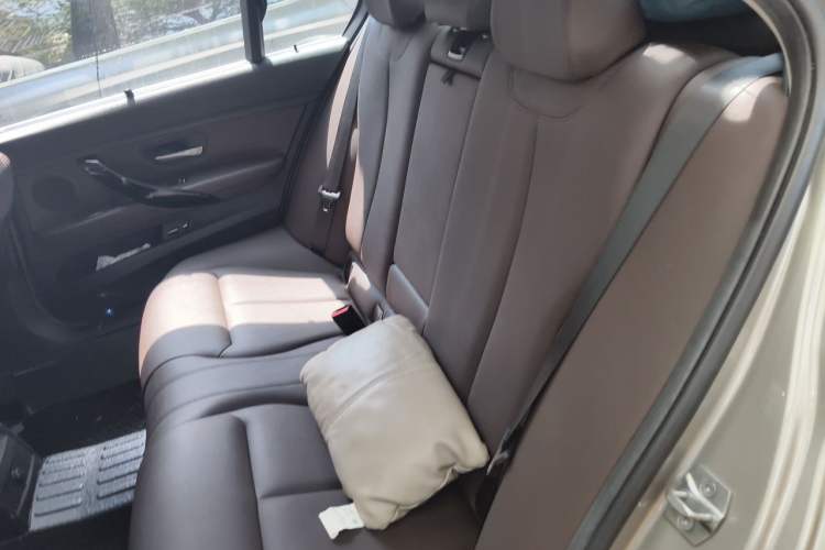 Used BMW 3 Series 2019 320Li Fashion Model Left Rear Seat