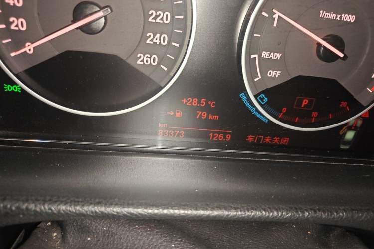 Used BMW 3 Series 2019 320Li Fashion Model Odometer Close Up