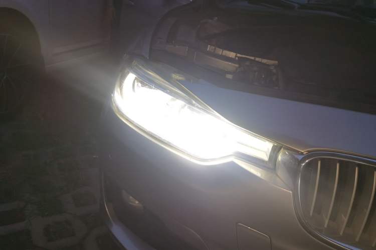 Used BMW 3 Series 2019 320Li Fashion Model Right Front Headlight