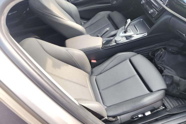 Used BMW 3 Series 2019 320Li Fashion Model Right Front Seat
