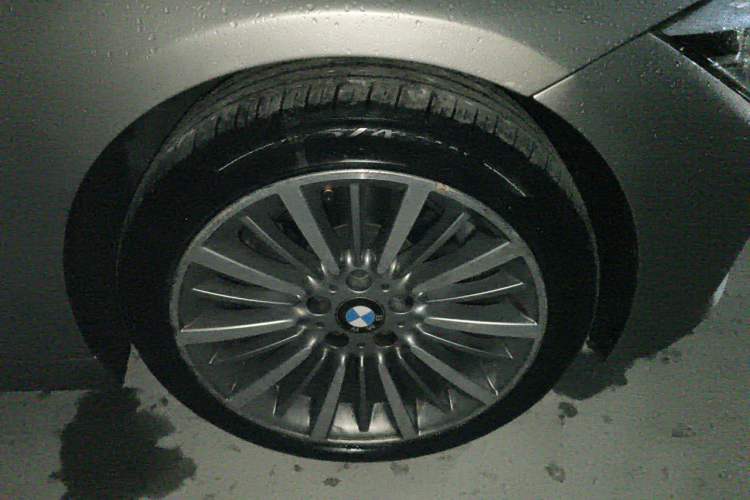 Used BMW 3 Series 2019 320Li Fashion Model Right Front Wheel Hub