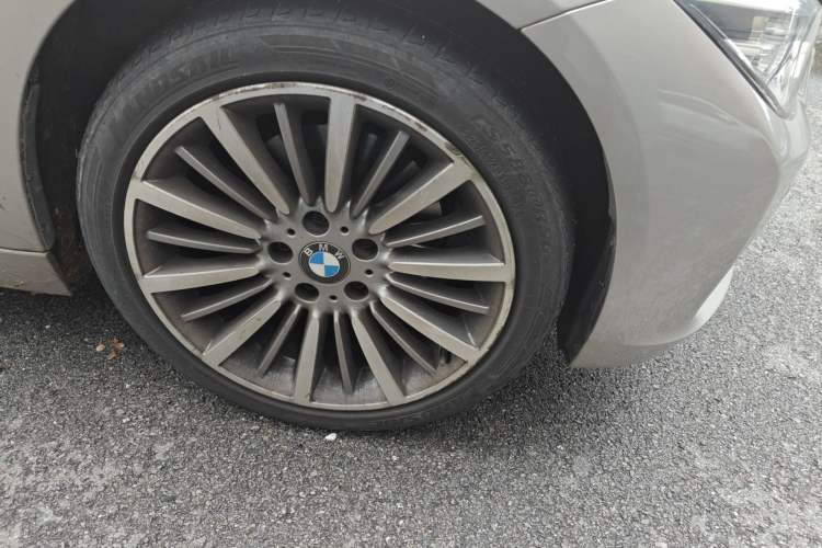 Used BMW 3 Series 2019 320Li Fashion Model Right Front Wheel Hub